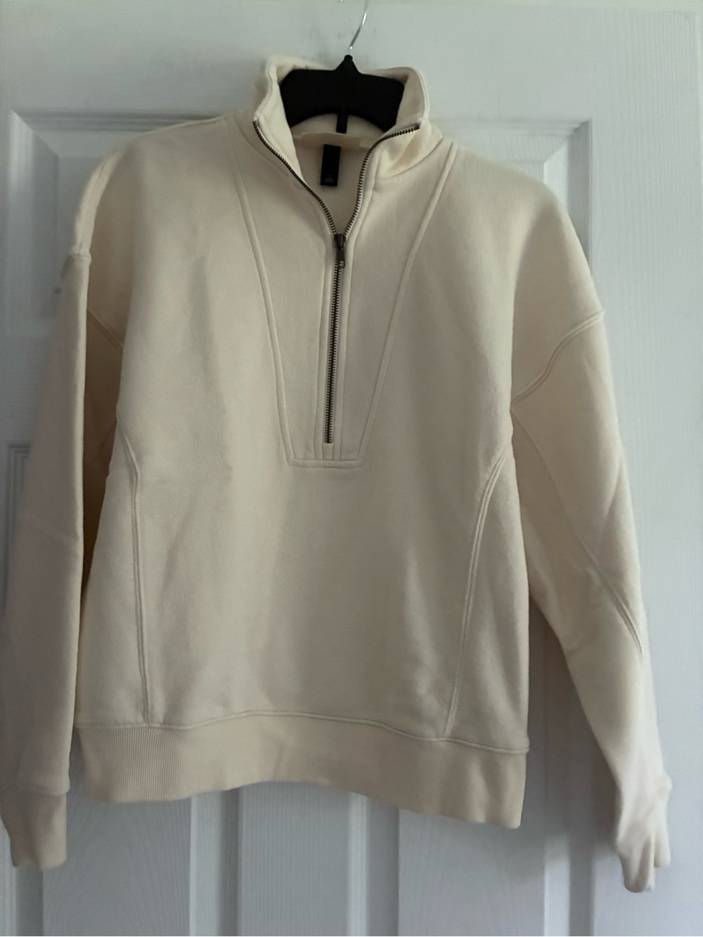 Universal Thread Women’s Cream Zip-Up Pullover